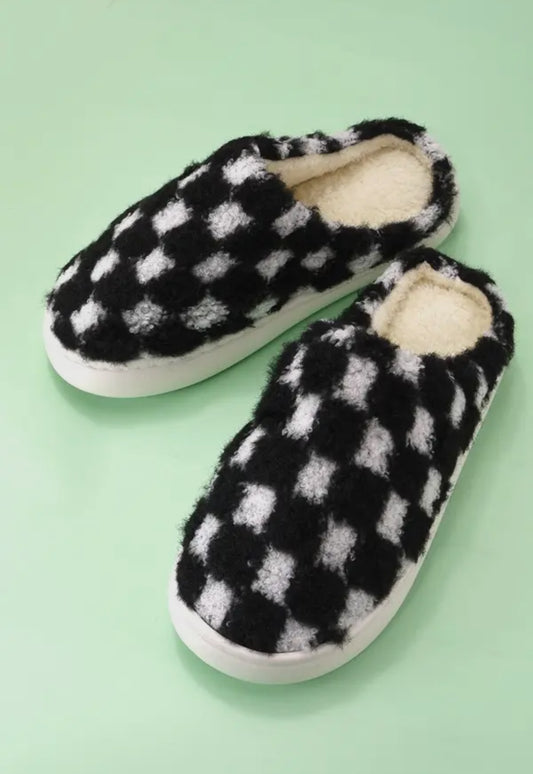 Checkered cozy slippers