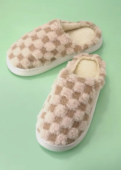 Checkered cozy slippers